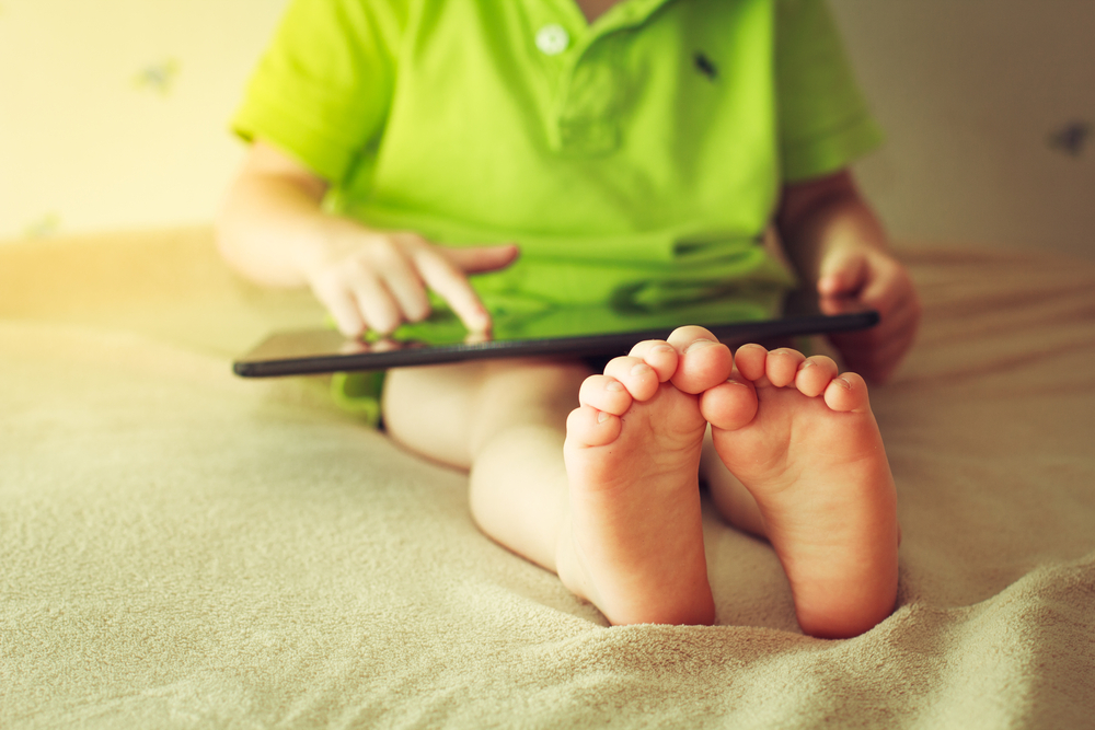 When Should Children Start Using Book Reading Apps?